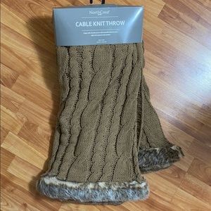 North Crest Cable Knit Throw Tan